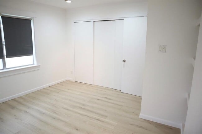 Building Photo - 5903 Eureka Dr