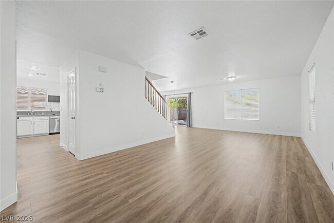 Building Photo - 10547 Lilac Tree Ave