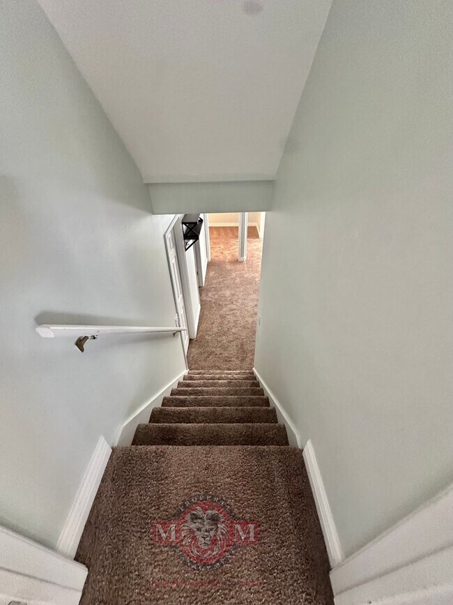 Building Photo - 4 Bed 3.5 Bath Beautiful Home In Sandy