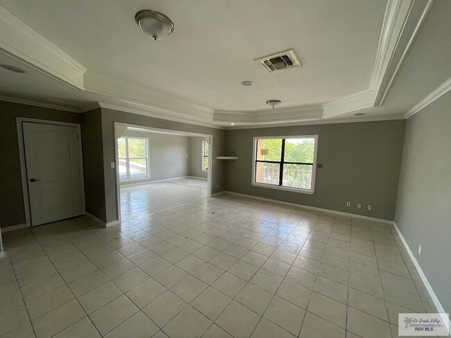 Building Photo - 1169 Calle Galaxia