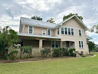 Building Photo - Bellevue - 2 Bedroom Apartment