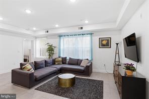 Building Photo - 925-29 N Broad St