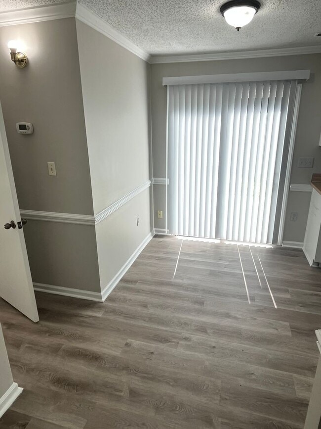 Building Photo - Updated 3 Bed + Loft with Large Garage in ...