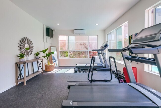 Mini Gym - Apartment Building near SoFi with Pool, Covered Parking and Gym