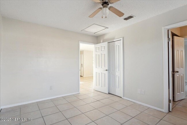 Building Photo - 1335 Violet St