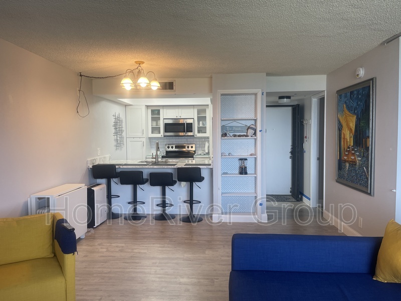 Building Photo - 2618 Cove Cay Dr