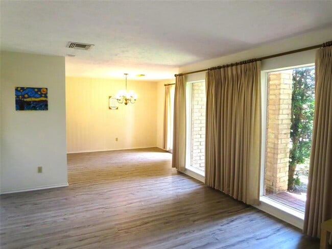 Building Photo - 21214 Park York Dr