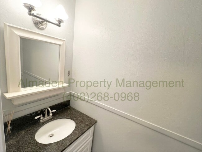 Building Photo - 1278 Oakglen Way