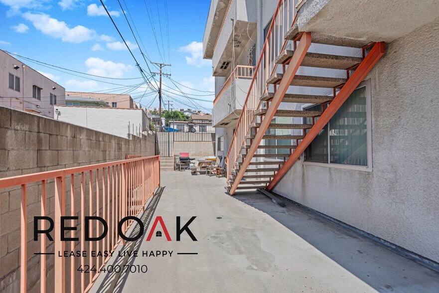 Building Photo - 949 White Knoll Dr