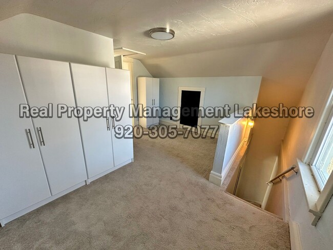 Building Photo - Updated 2 Bedroom Home | Great Location