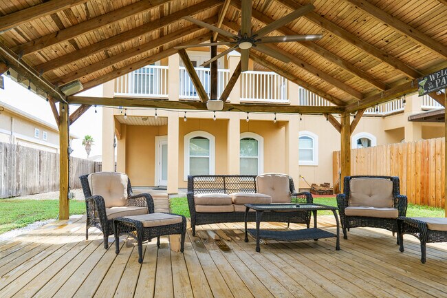 Building Photo - 15433 Cruiser St