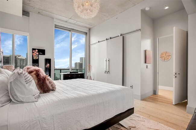 Building Photo - 3301 NE 1st Ave