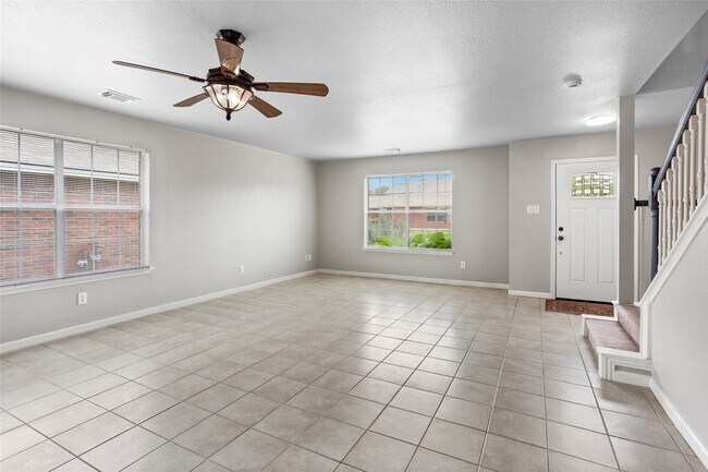 Building Photo - 4806 Quiet Canyon Dr