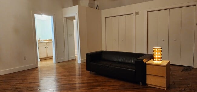 Master Bedroom - 87 Peachtree St SW