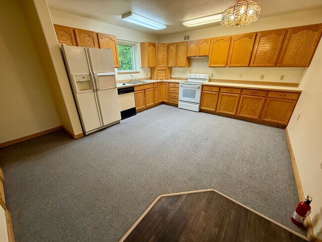 Building Photo - 2586 Stellar Way