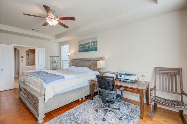 Building Photo - 12902 Oak Fls Dr