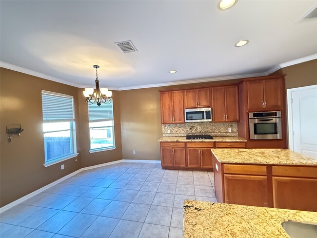 Building Photo - 3808 Travis Lake Ct