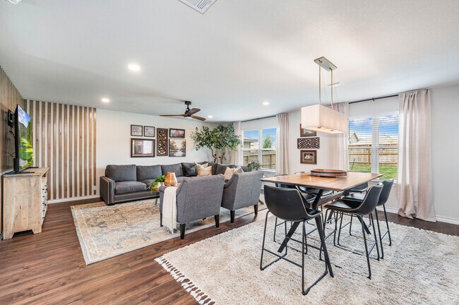 Building Photo - 22607 Green Jacket