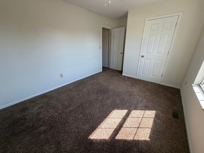 Building Photo - 1413 N Frideriki Dr