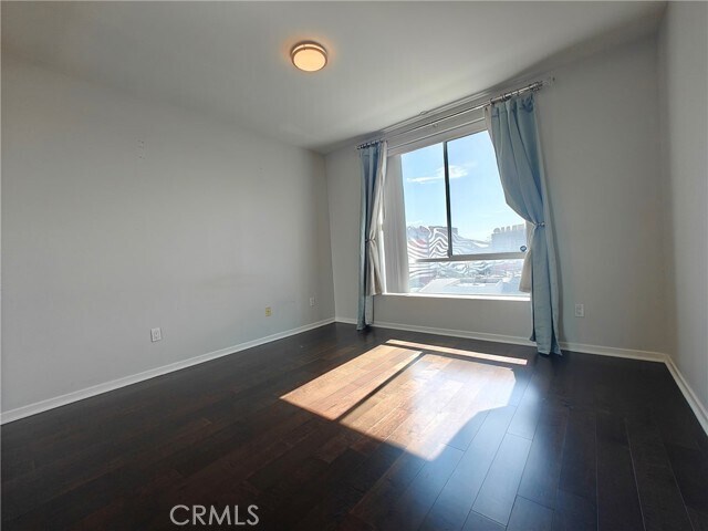 Building Photo - 637 S Fairfax Ave