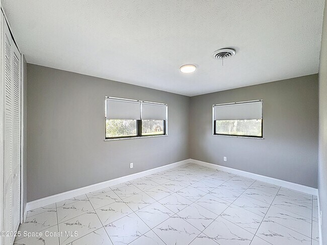Building Photo - 205 Bimini Dr