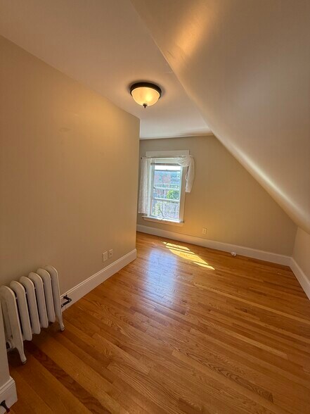 Building Photo - 20 Mansfield St