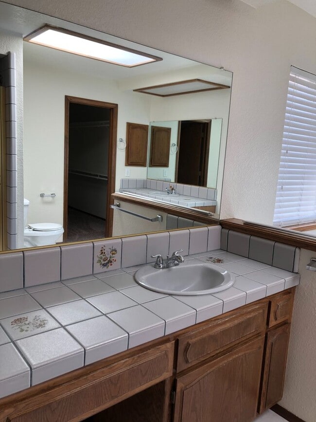 Building Photo - Spring Valley Lake Home