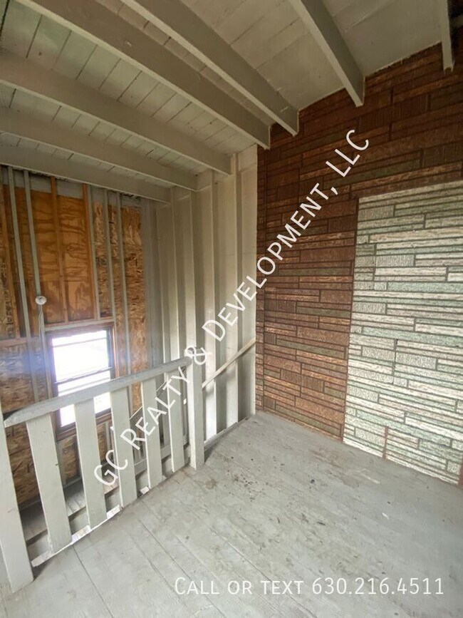 Building Photo - 4626 N Kenneth Ave