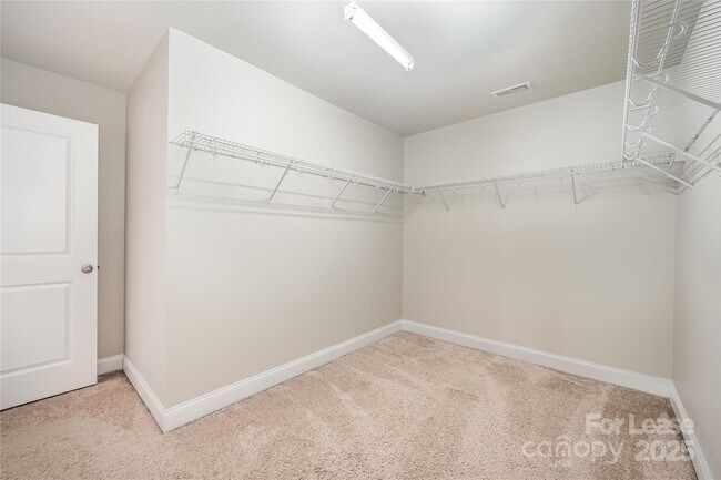 Building Photo - 1361 Rainier Dr