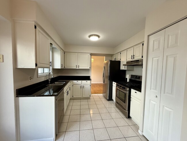 Building Photo - 100 Rumsey Pl