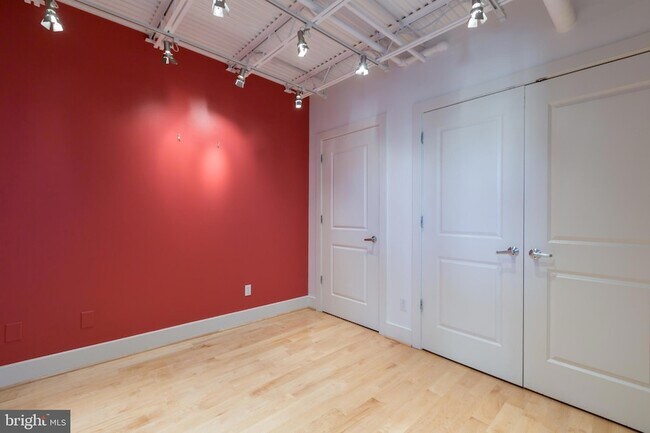 Building Photo - 2328 Champlain St NW