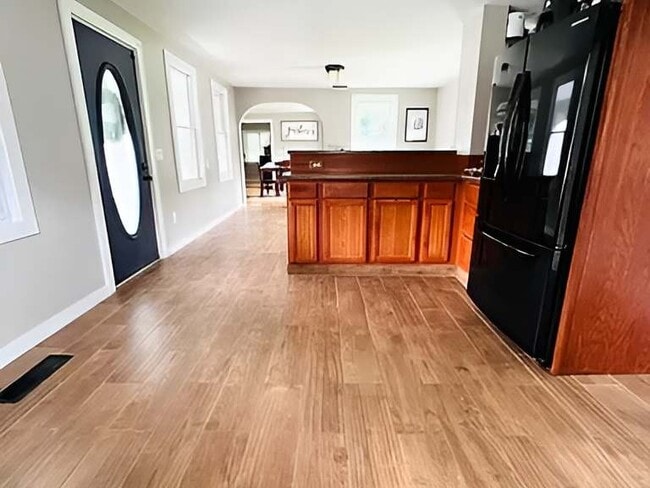 Building Photo - 252 Windsor St