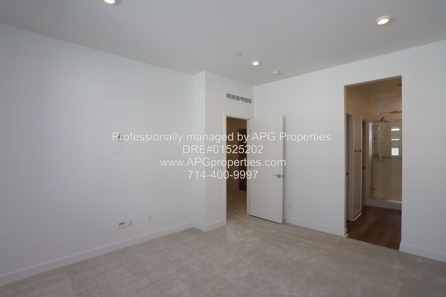 Building Photo - 1511 W Bushell St