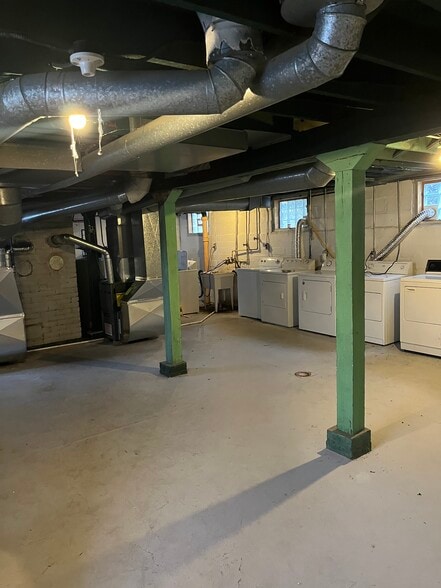 Building Photo - 1479 Canadian Ave