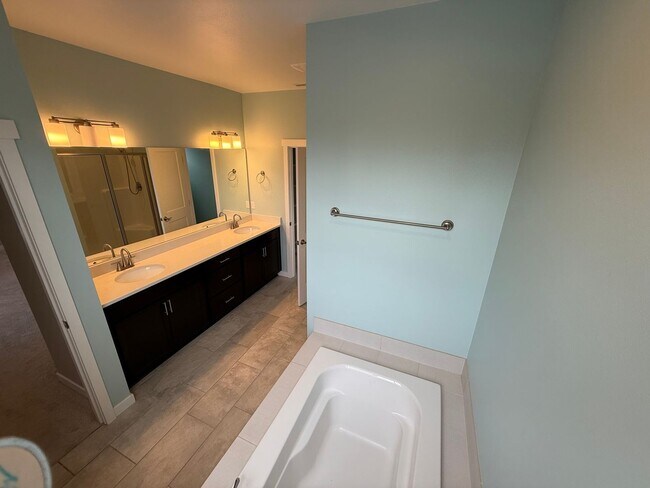 Building Photo - Home in Central Kitsap