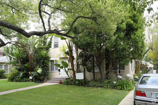 Building Photo - 416 N Maple Dr