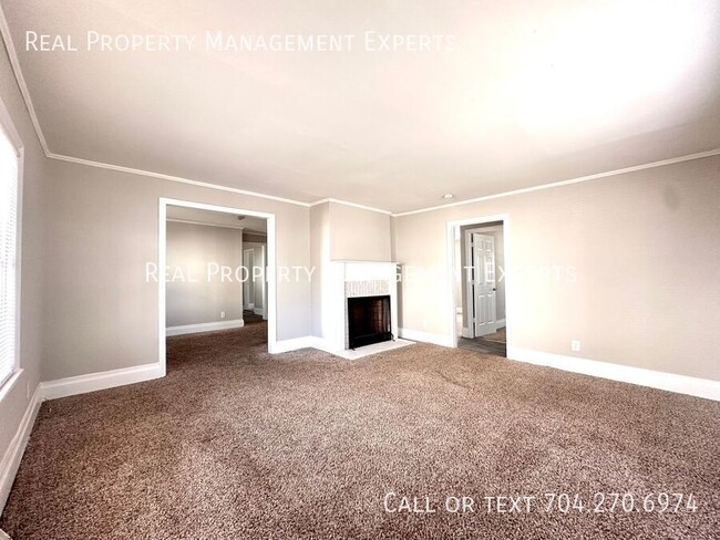 Building Photo - 3115 Amay James Ave