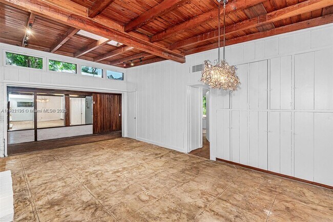 Building Photo - 3656 Avocado Ave