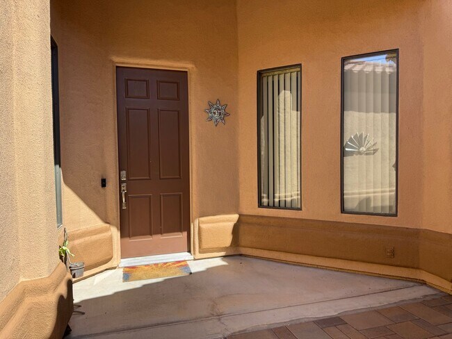 Building Photo - Luxurious Furnished Golf Course Short-Term Rental