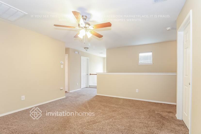 Building Photo - 15713 Landing Creek Ln