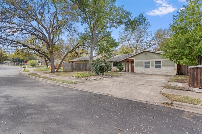 Building Photo - 6202 Hillston Dr