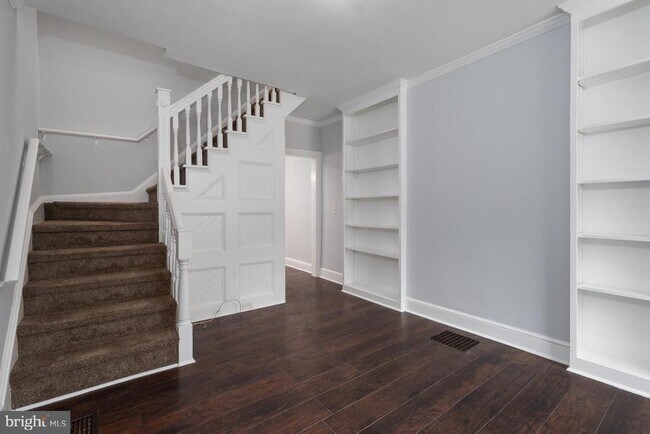 Building Photo - 156 Mercer St