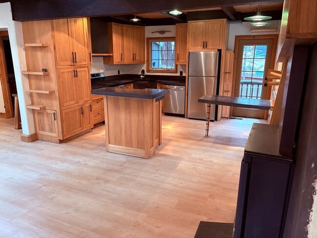 Building Photo - 1584 Sitka Cir
