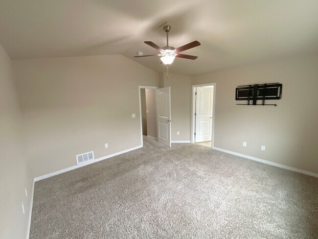 Building Photo - 4 Bedroom Home Available Near Galley Rd & Babcock Rd!