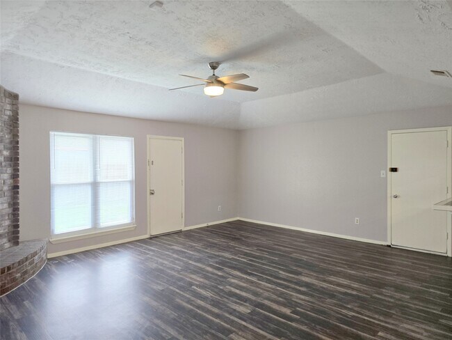 Building Photo - 1335 Willersley Ln