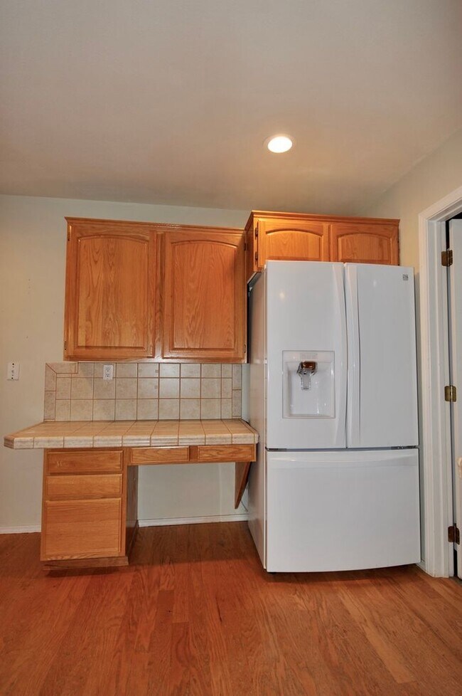 Building Photo - Best Hill Meadows Community- 3 bed 2 bath ...