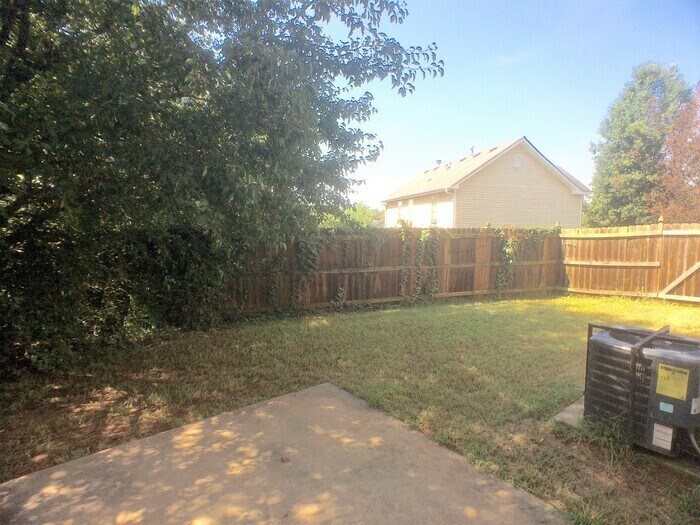 Building Photo - 4145 Riverbank Ct