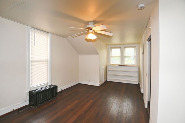 Building Photo - 310 Crabb Ave
