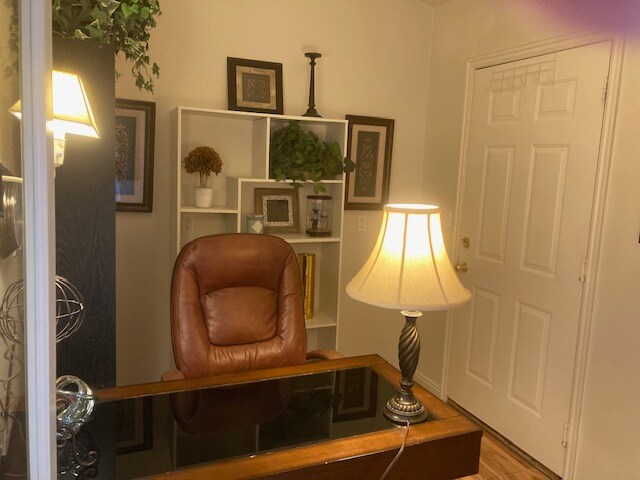 Building Photo - 1807 Desert Dawn Dr