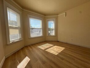 Building Photo - 127 Harrishof St
